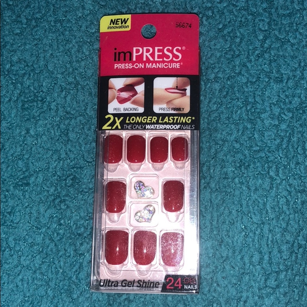 NIB “tweetheart” red nails with hearts